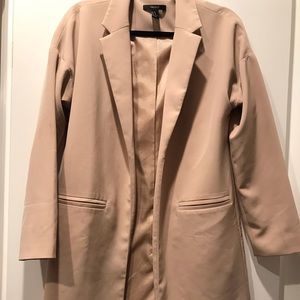 Tan / Cream trench coat